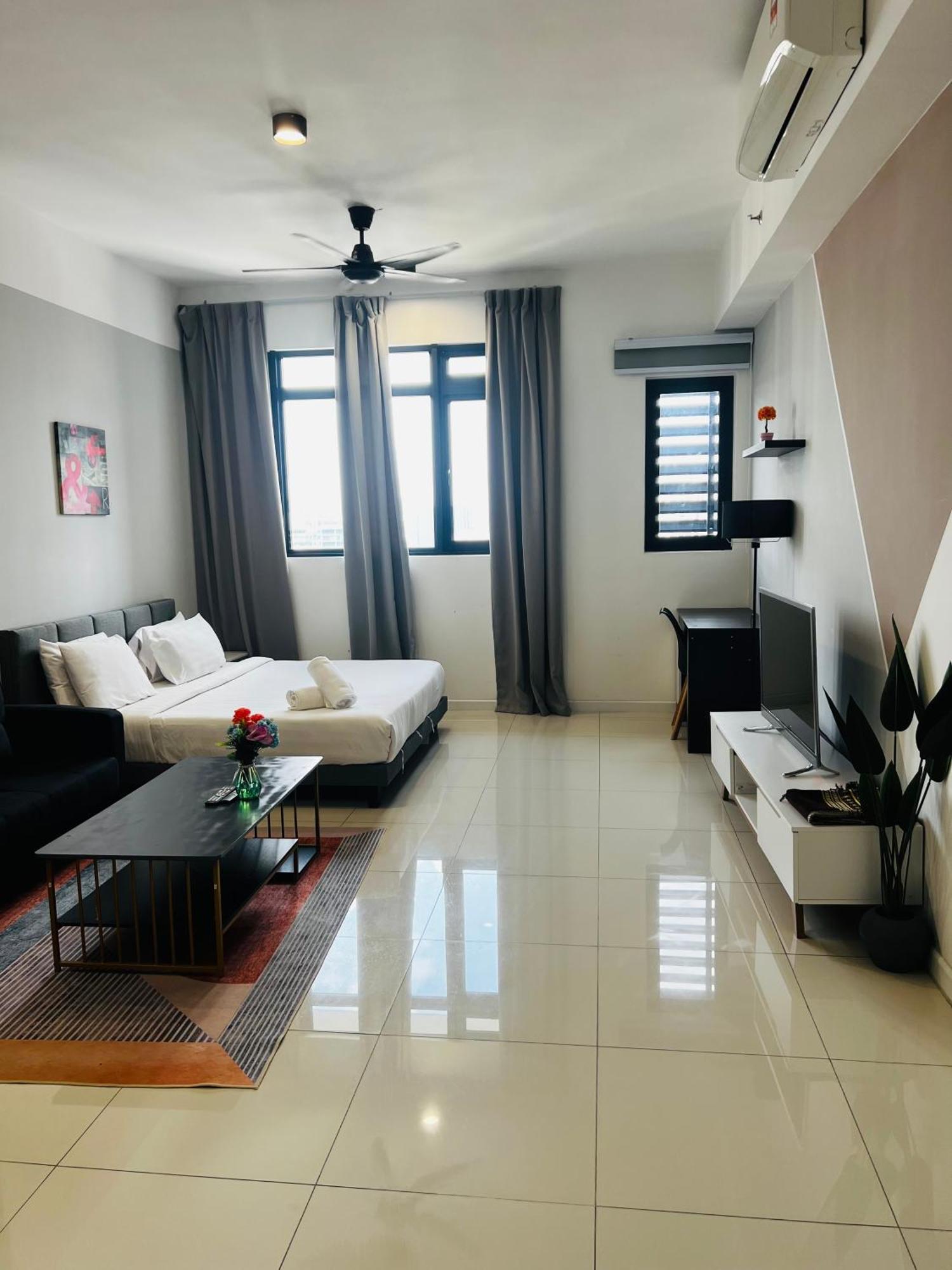 Chamber Services Klcc Apartment Kuala Lumpur